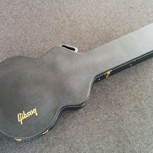 Gibson Super V 1979