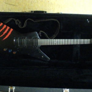 Epiphone Explorer Goth Tuned