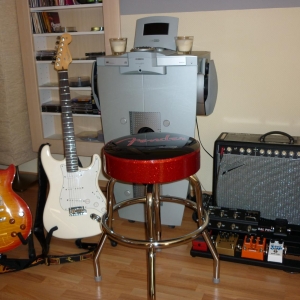 Neu hinzugekkommen der Fender Barstool und das Pedaltrain