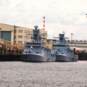 Werft Blohm & Voss Militärschiffbau, 2 fast fertige Fregatten