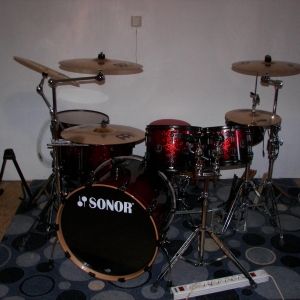 Sonor Force 3007 in Black-Red Sparkle