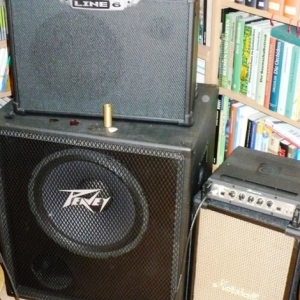 Amp's & Boxen,

Line6 Spider Jam, Ampeg Portaflex 350,
Peavey 15" Bassbox, Marshall PA Box