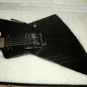 Gibson USA Explorer Vampire Blood Moon