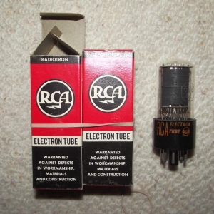 RCA 6V6 GT Blackplates NOS 1950, für solche Tubes werden derzeit über € 100 abgerufen.