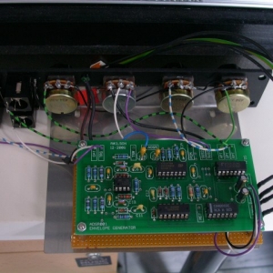 MFOS ADSR Rückseite  (mit LED Treiber und invertiertem Gate Ausgang, beides auf einer zusätzlichen Lochraster-Platine)