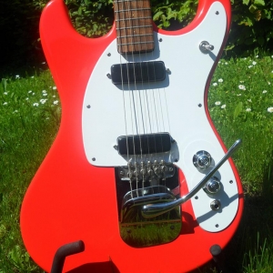 Mosrite Ventures II .... Slab body :)