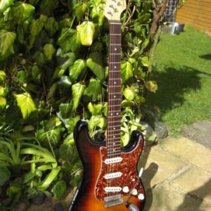 john mayer clone strat, warmoth neck, rockinger body und trem, leosound custom pups
sold 2006