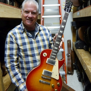 Norman_Backstage_Les_Paul