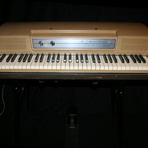 Wurlitzer Electric Piano 200 beige