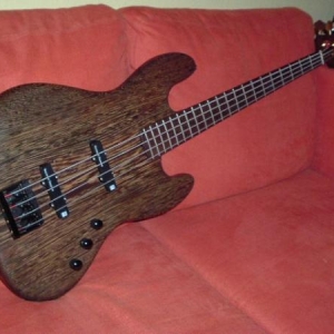 Wenge-Bass