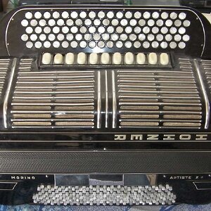 HOHNER Morino Artiste XN: Diskant 5 Chöre; Bässe×Akkorde 6×4 Chöre