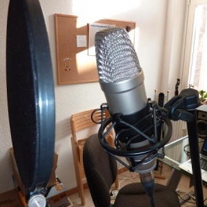 Rode NT1-A
Klasse Großmembran Mic, es gibt nix Besseres in der Preisklasse!!!