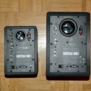 08 Powered Speaker Rückseite.JPG