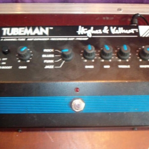 Ein HK Tubeman, der mich fast 20 Jahre begleitet hat. Das War mein Mundharmonika-Preamp.  2009 verkauft.