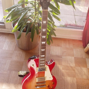 Epiphone Les Paul Standard cherry sunburst