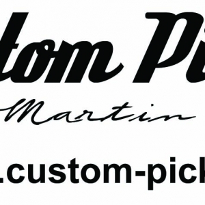 Custom Picks Logo