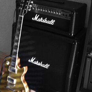 Marshall MG100HDFX
Epiphone Les Paul Goldtop