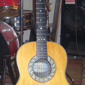 Ovation 1614   Bj. ca. um 1976, 
seit '82 bei mir ...