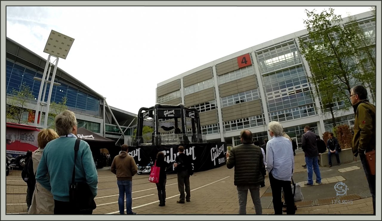 00264 0639 Musikmesse2015 Halle 4 Außengelände Gibson Windmaschine