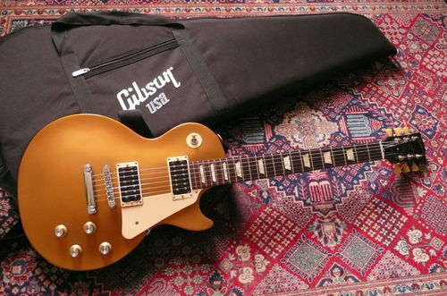 2011er Les Paul "50´s Tribute" Goldtop

Eine sehr hübsche, leichte Les Paul - aber leider hatte sie überhaupt keinen "tone" ;)