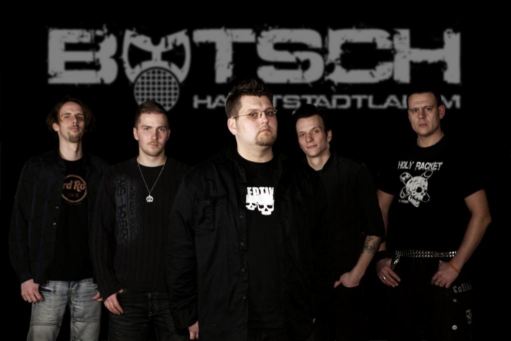 Butsch

 	

Sie gestatten? BUTSCH HAUPTSTADTLAERM!

Deutschrock aus Berlin – mit all seinen Facetten! Pumpender Rhythmus gepaart mit fetten Gitarren & kraftvoller Gesang laden zum kollektiven Durchdrehen & Kopfnicken ein!
Authentisch, direkt & offen! Berliner Schnauze inklusive!

Gegründet im Jahr 2004 und nach einigen Besetzungswechseln im Laufe der Zeit, sind BUTSCH im Jahre 2010 bereit, die Bühnen des Landes in Schutt und Asche zu legen und eure CD-Player zum Platzen zu bringen.