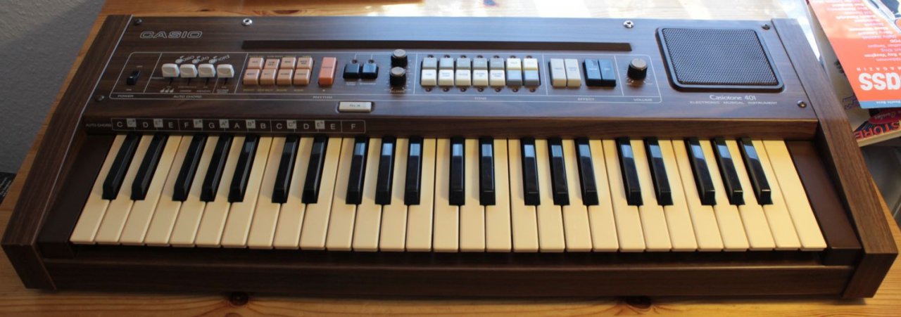 Casio-casiotone-401-01