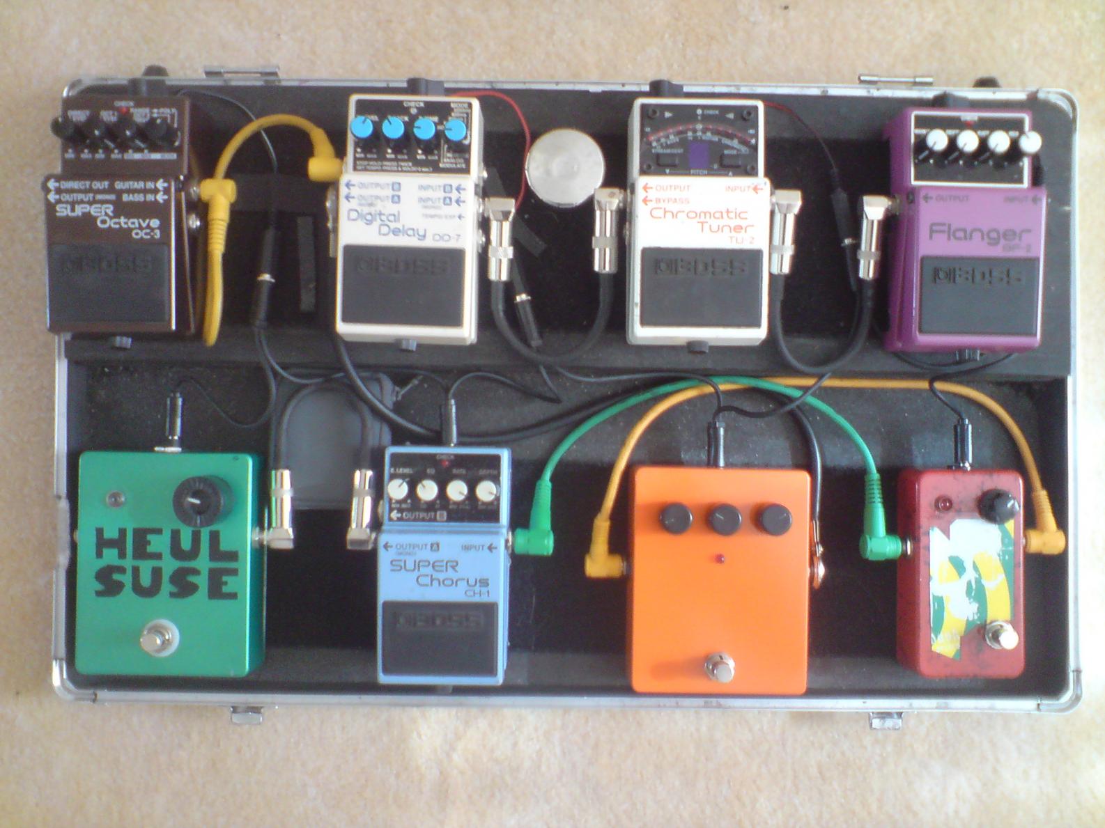 Effektboard 10
BF2 - TU2 - DD7 - OC3 - Little BigMuff in neuem Gehäuse- Musikding Lineal - CH1 - Heulsuse