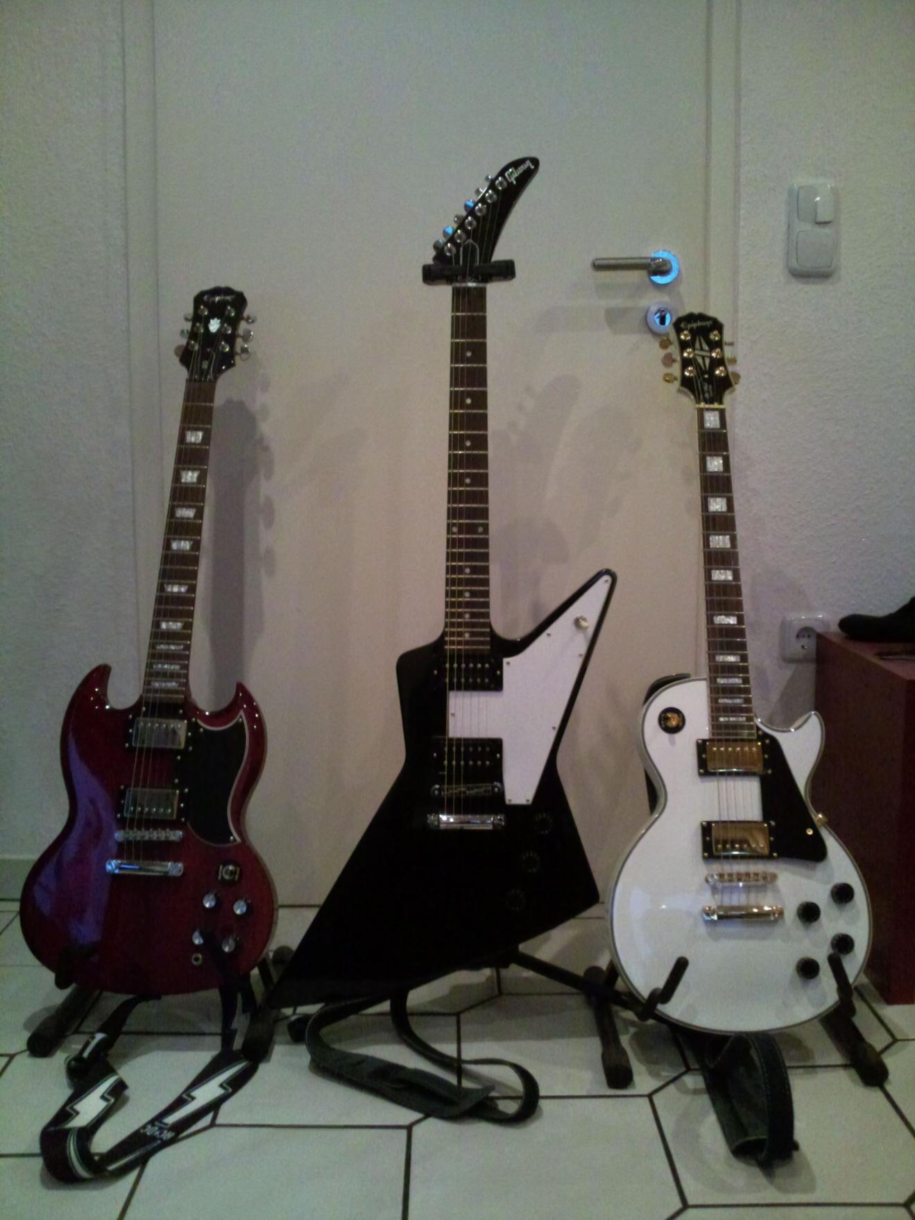 Epi SG, Gibson Explorer und Epi LesPaul Custom