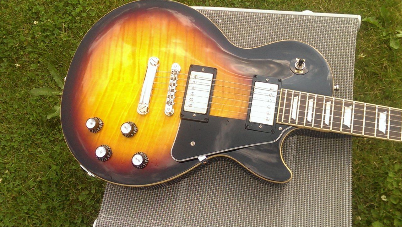 Epiphone Les Paul Tribute Plus