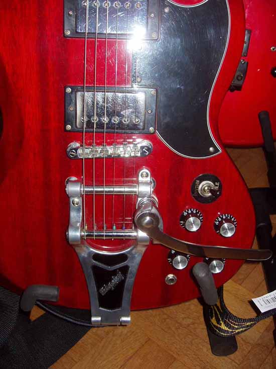 Epiphone SG mit bigsby