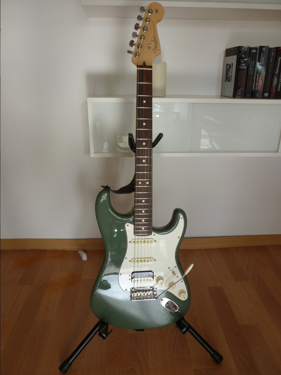 Fender AM Pro Strat HSS RW ATO