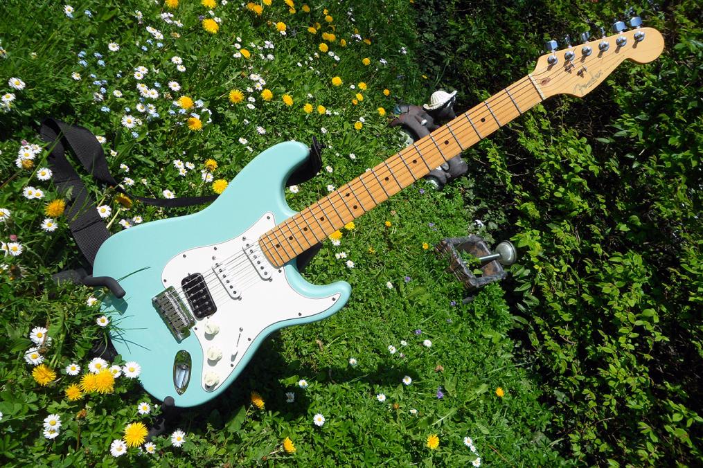 Fender Stratocaster 1996 alla Green Day mit schrägem SH4 im Steg :)