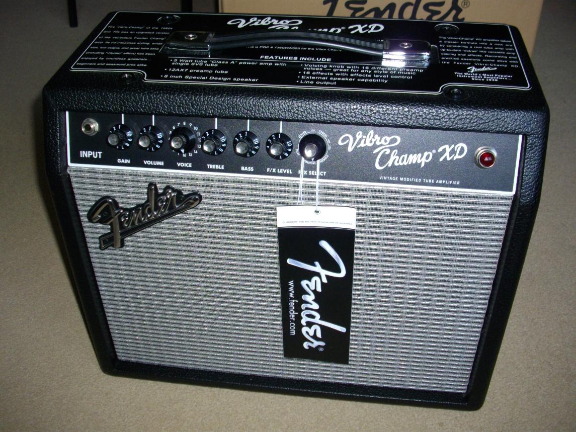 Fender Vibro Champ XD