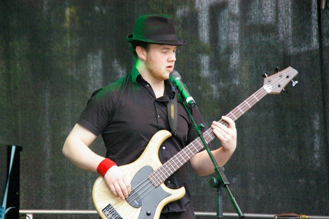 George Surreal
Stadt Folk Fest, Duisburg, Sommer 2011