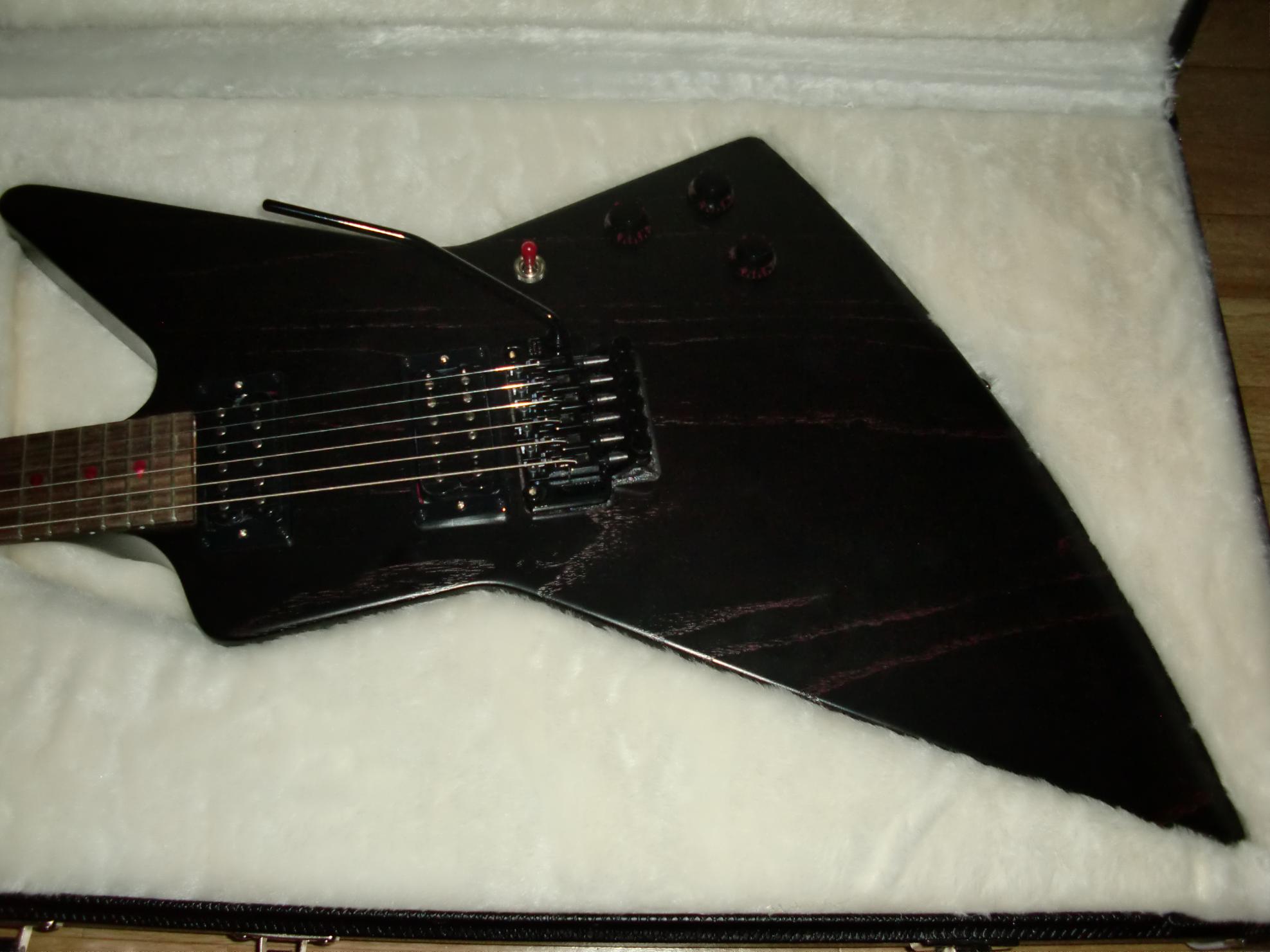 Gibson USA Explorer Vampire Blood Moon