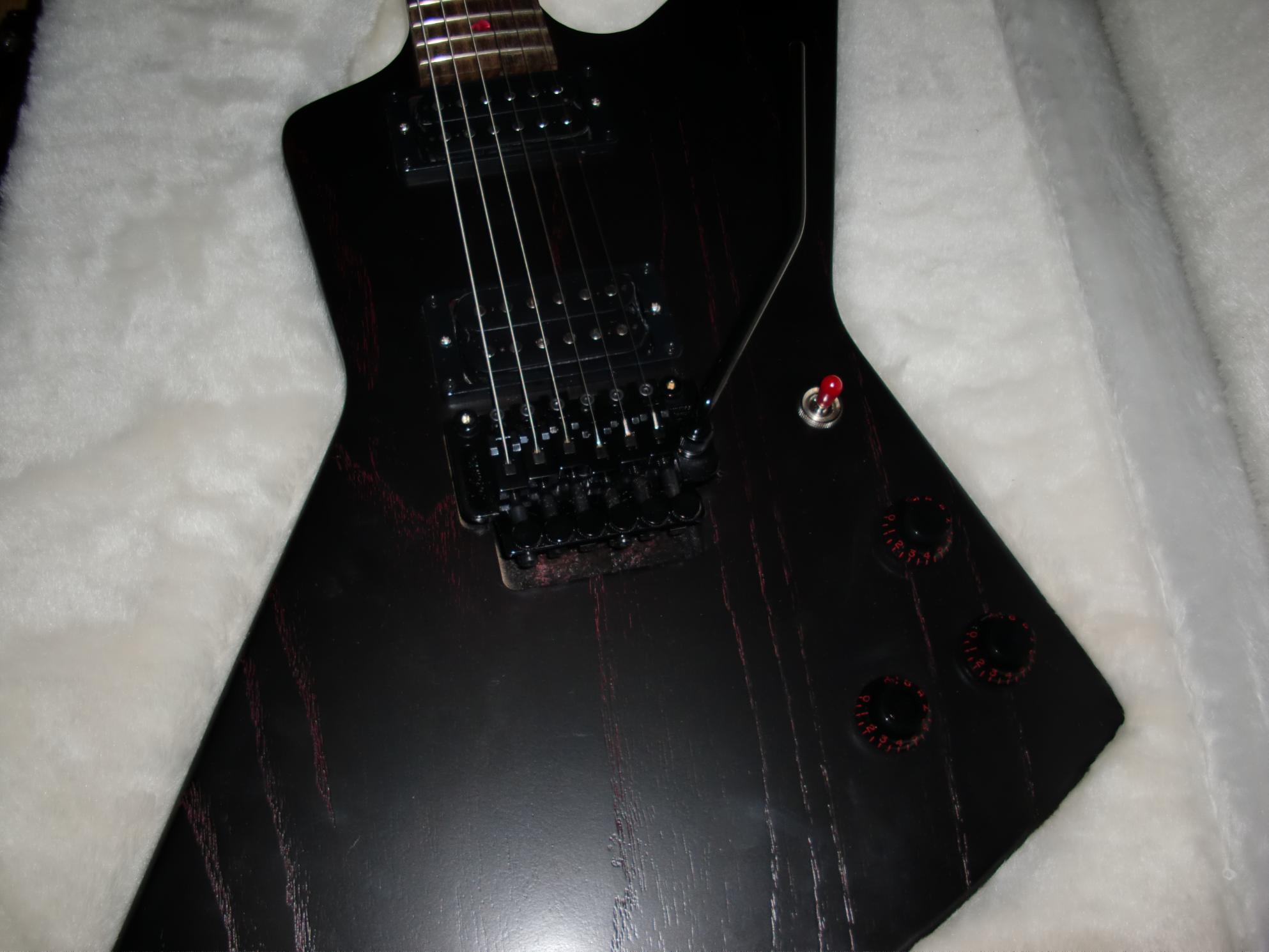 Gibson USA Explorer Vampire Blood Moon