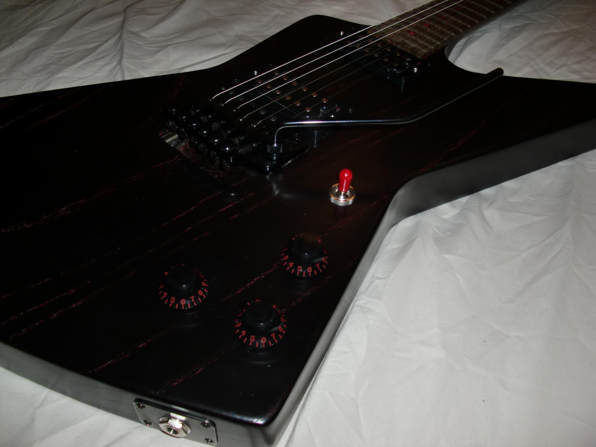 Gibson USA Explorer Vampire Blood Moon