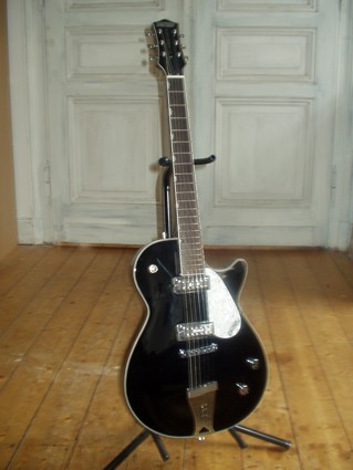 Gretsch Electromatic "Pro Jet"

Erstaunliche Gitarre für´s Geld - kann ich jedem empfehlen der sich für so etwas interessiert.