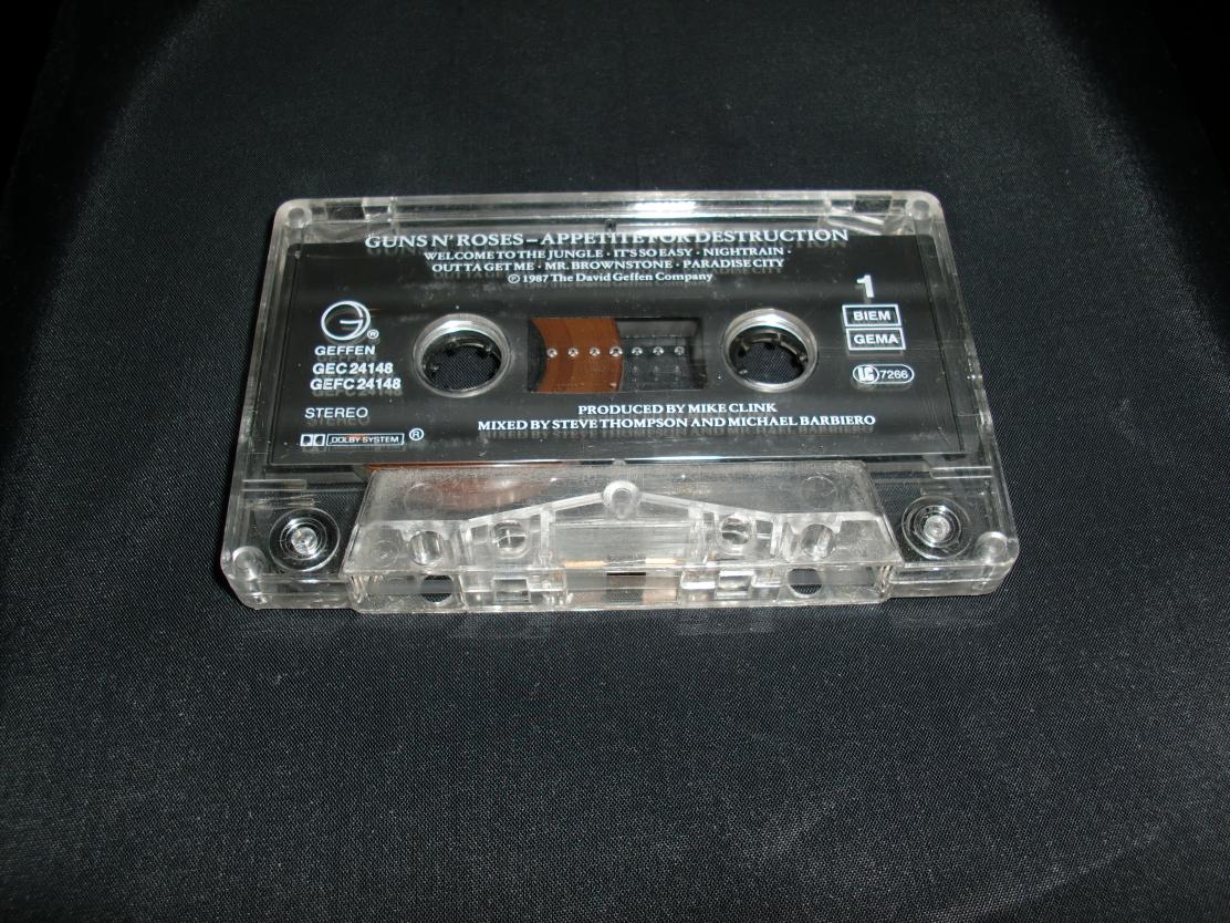 GUNS N' ROSES - Appetite For Destruction (Tape)