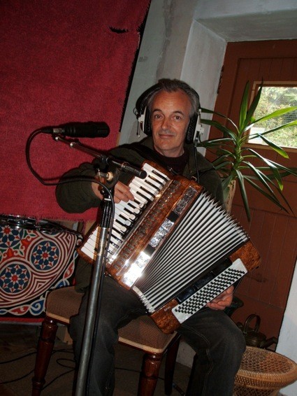 Ian on accordion