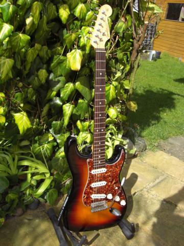 john mayer clone strat, warmoth neck, rockinger body und trem, leosound custom pups
sold 2006