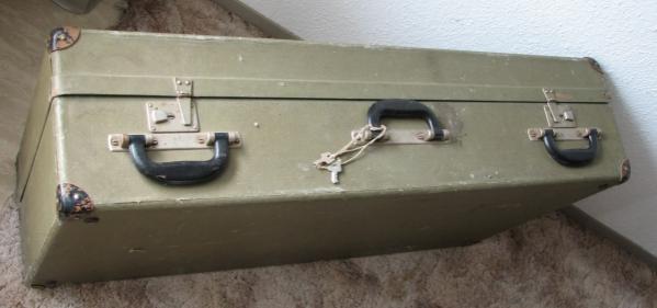 Koffer-Case mit zwei Schlüsseln für die Schlösser