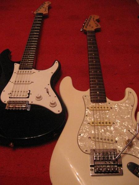 links yamaha pacifica
rechts fender stratocaster