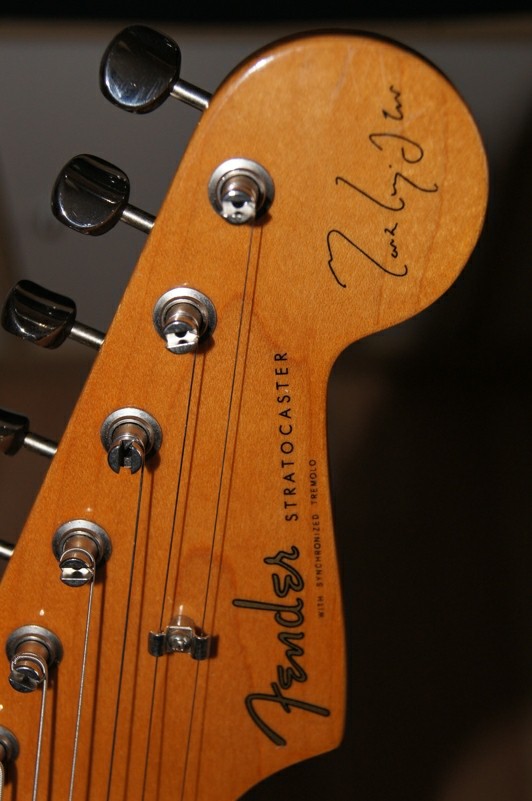 Mark Knopfler Signature