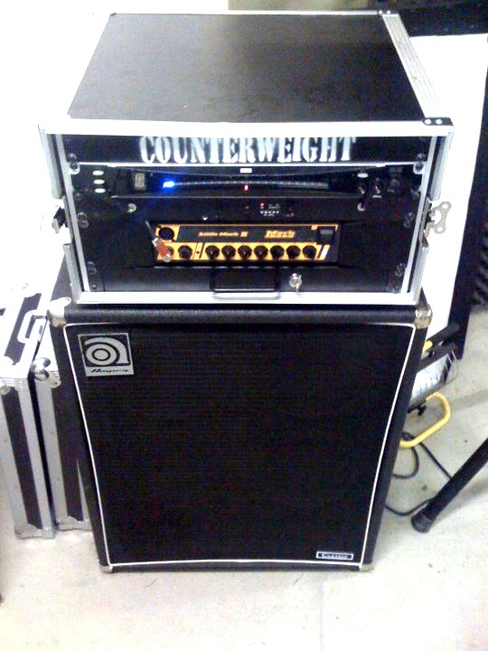 Markbass LM2
Korg DTR 1000
the t.bone TWS 16 HT (custom)
Ampeg SVT-410HLF