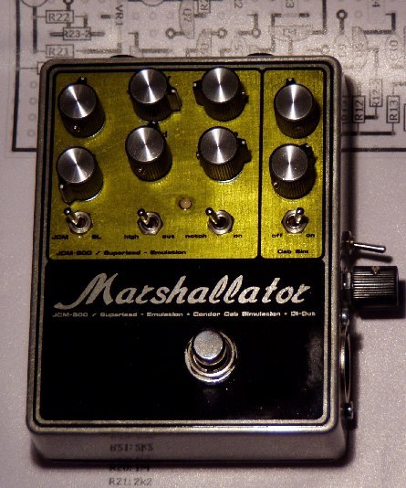 Marshallator,
JCM800/Superlead-Emulation, Condor Cab/Marshall Cab-Simulation, DI-Ausgang, vgl.:
http://forum.musikding.de/cpg/thumbnails.php?album=194