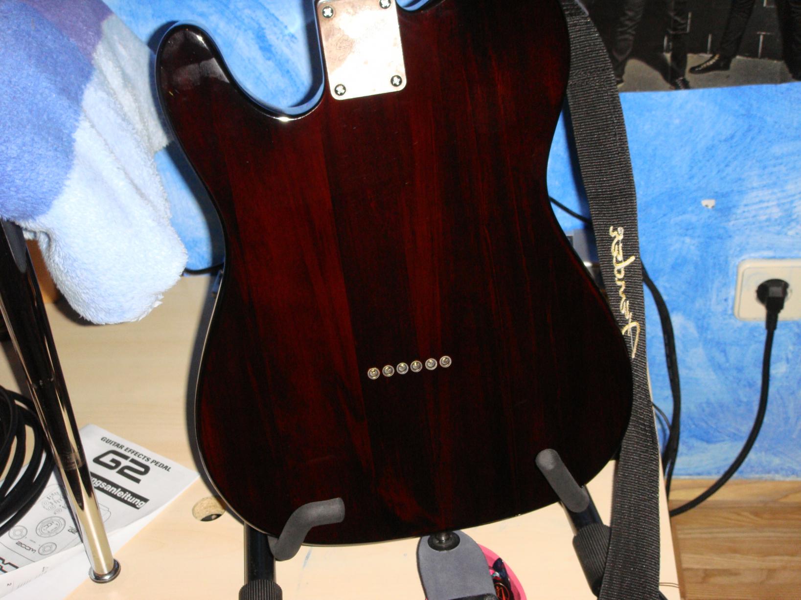 Modifizierte Squier Obey Telecaster (nah von hinten)