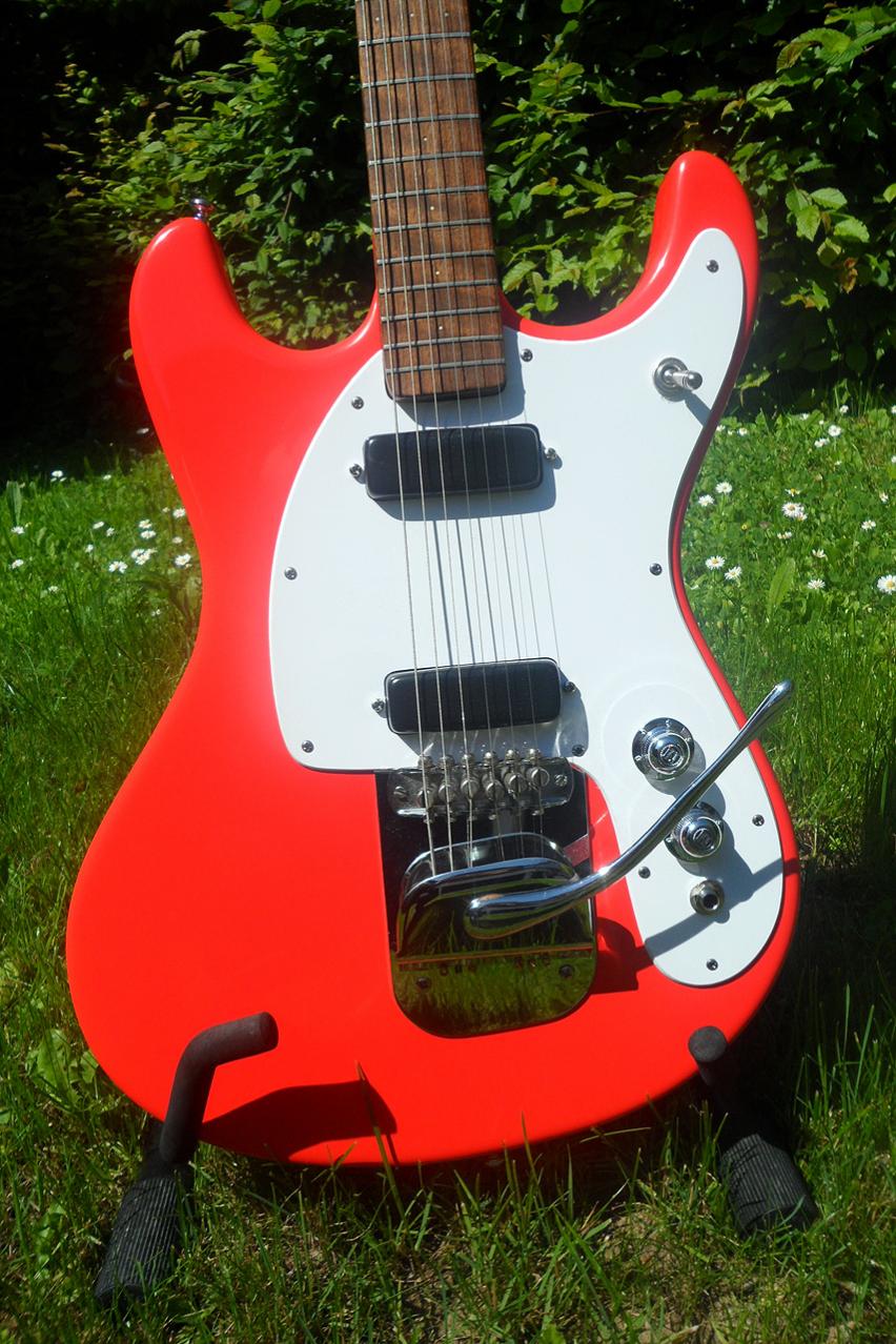 Mosrite Ventures II .... Slab body :)