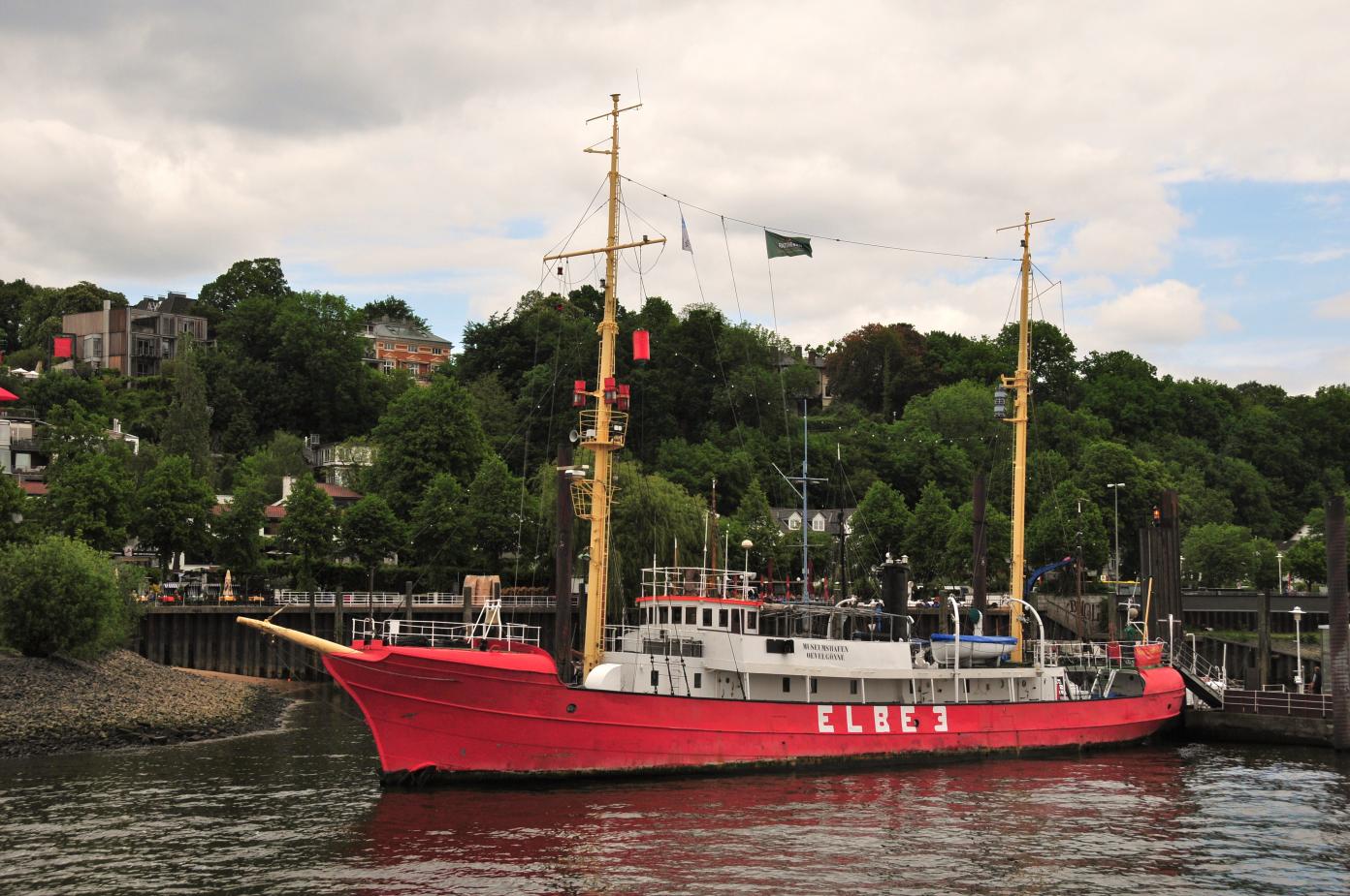 Övelgönne Museumshafen, altes Feuerschiff Elbe 3