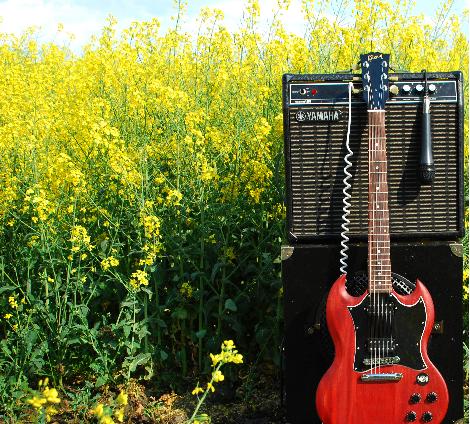 Old Amp, Old Guitar